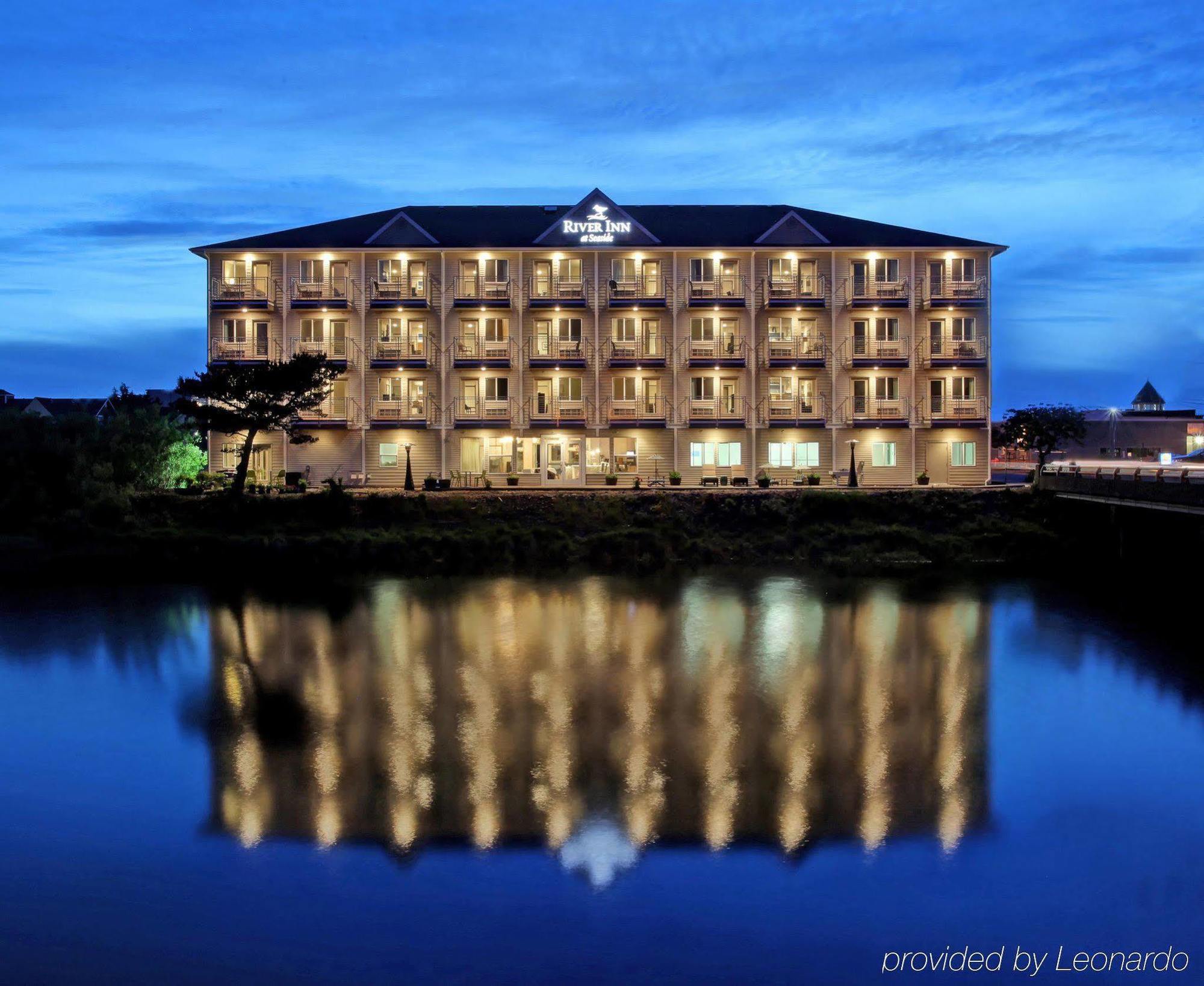River Inn At Сийсайд Екстериор снимка